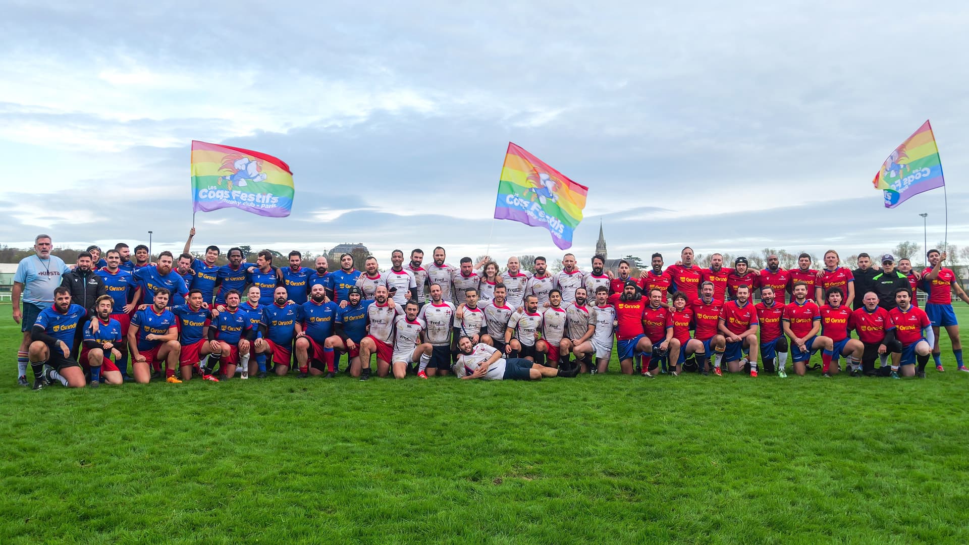Les Coqs Festifs — photo d'équipe à l'entraînement ou en match